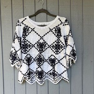 Kindred Elegant Black and White Women's Top Large